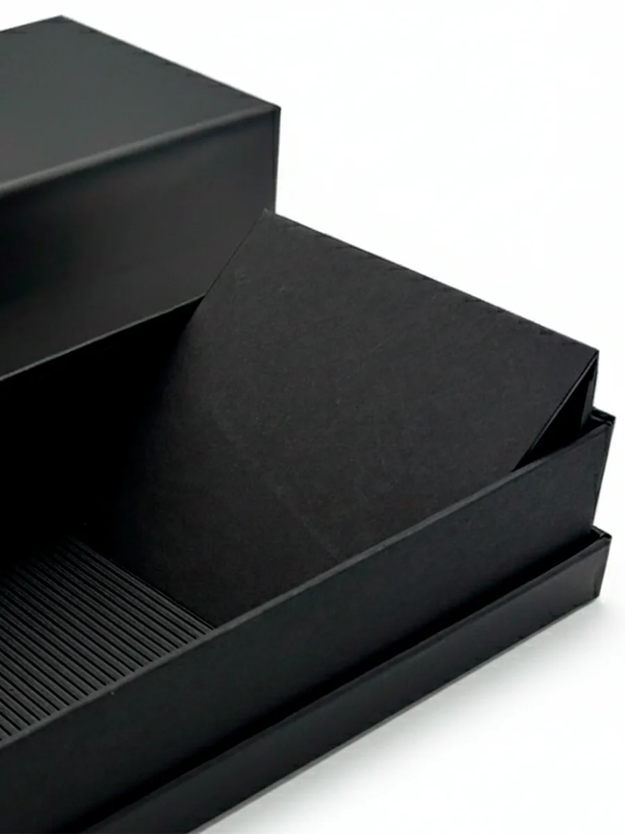 MUESTRARIO PREMIUM CON TAPA Y BASE ANTIDESLIZANTE